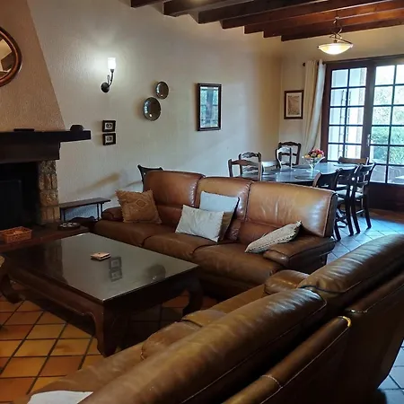 Сasa de vacaciones The Du Canal Spacious House With Swimming Pool