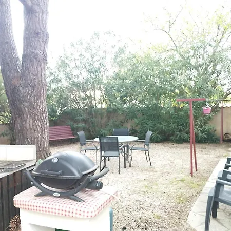 Holiday home The Du Canal Spacious House With Swimming Pool Trebes