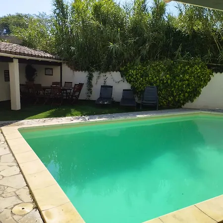 Сasa de vacaciones The Du Canal Spacious House With Swimming Pool